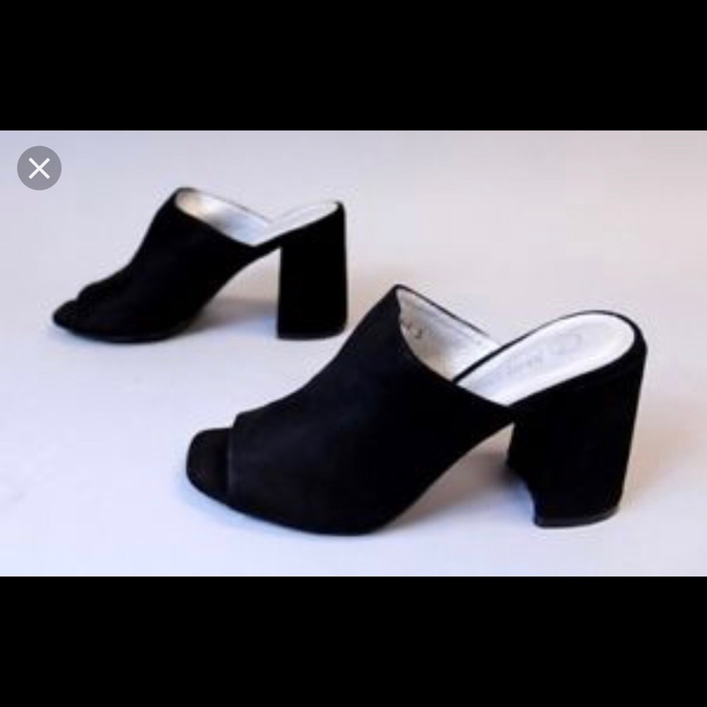 Black mule shoes
